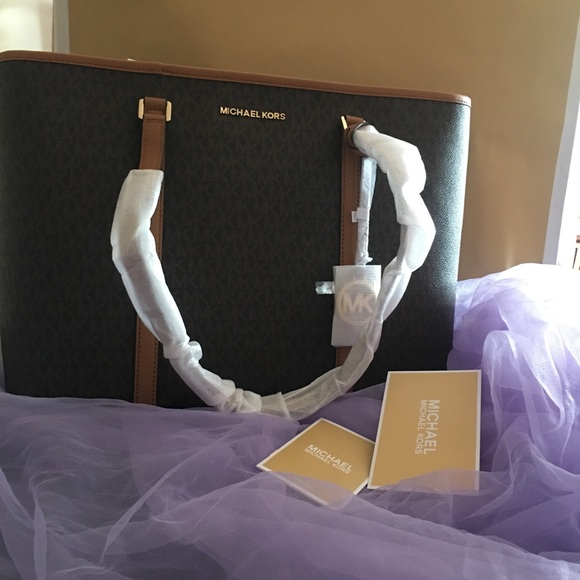 Michael Kors Handbags - Michael kors purse